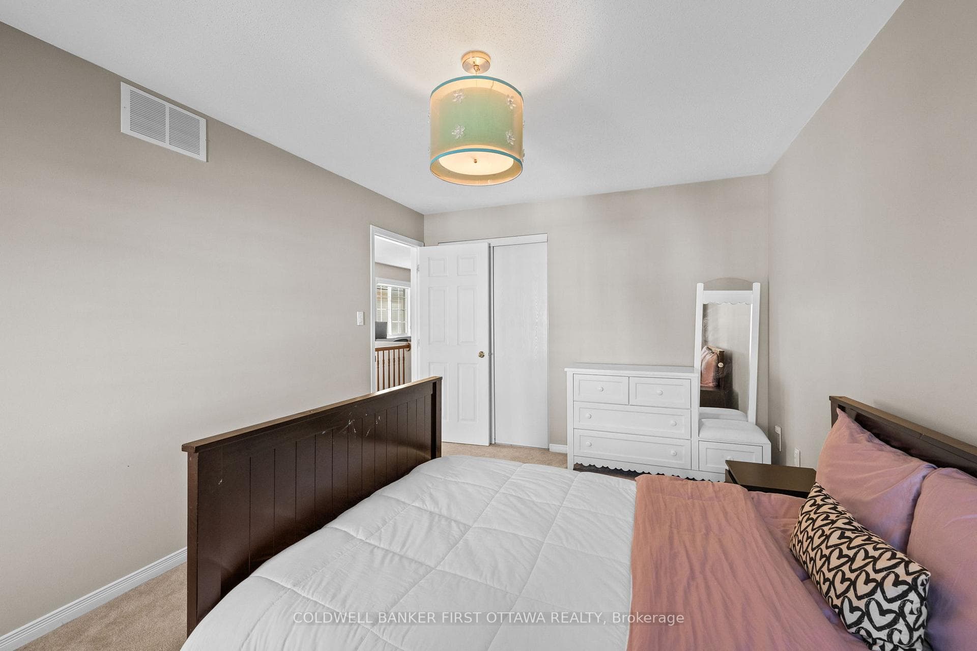 Includes dbl door sliding closet.