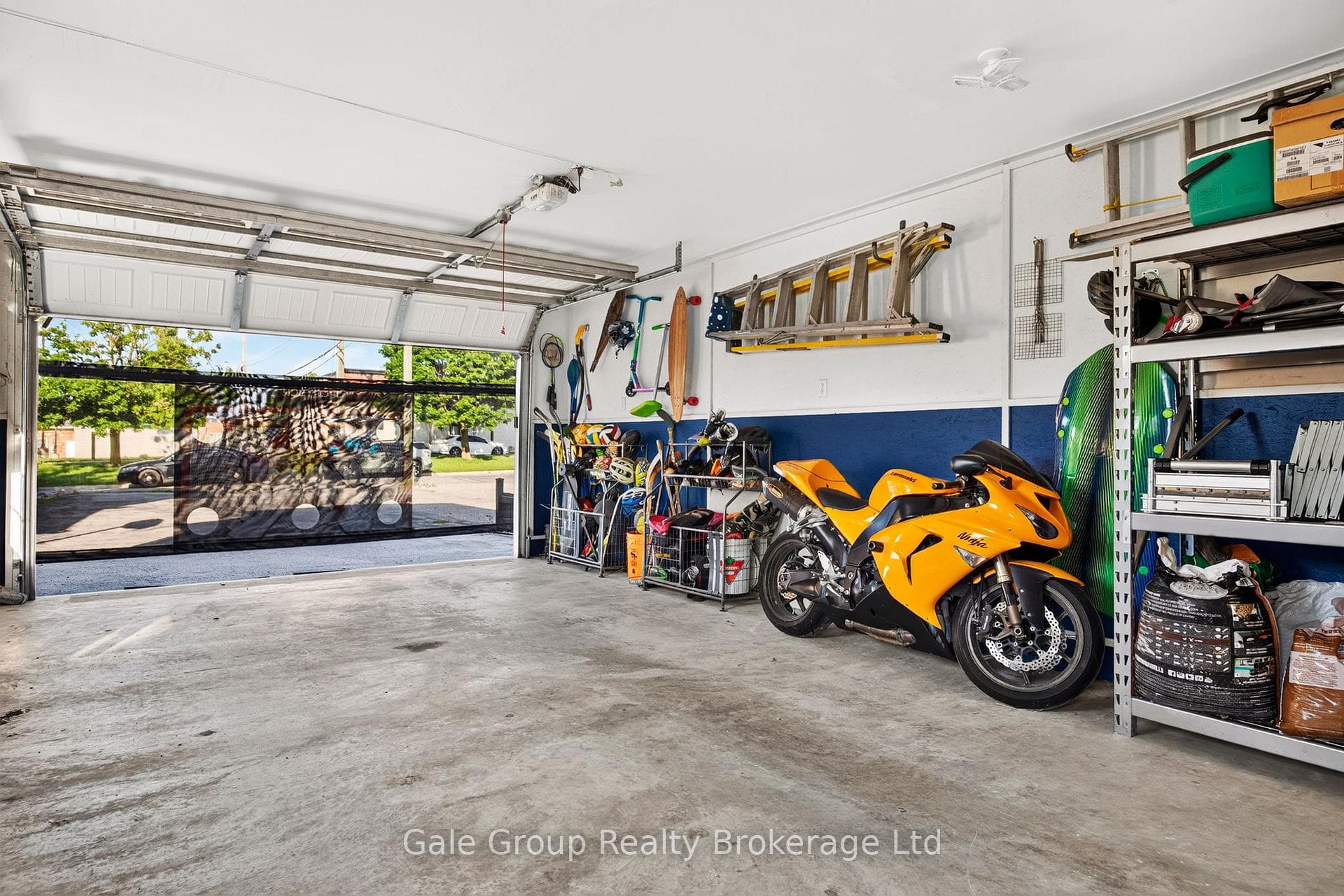 Garage Main