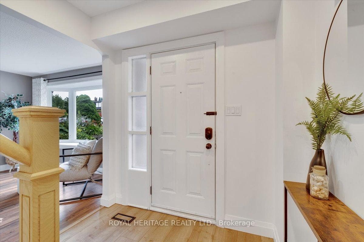 879 Sorrento Avenue photo 4