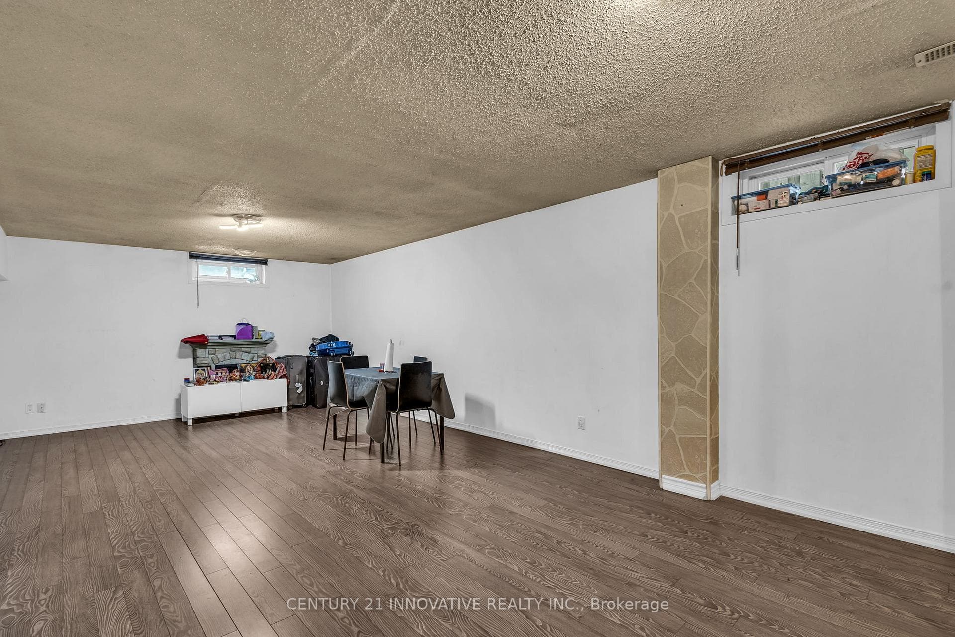 690 Elgin Street photo 31