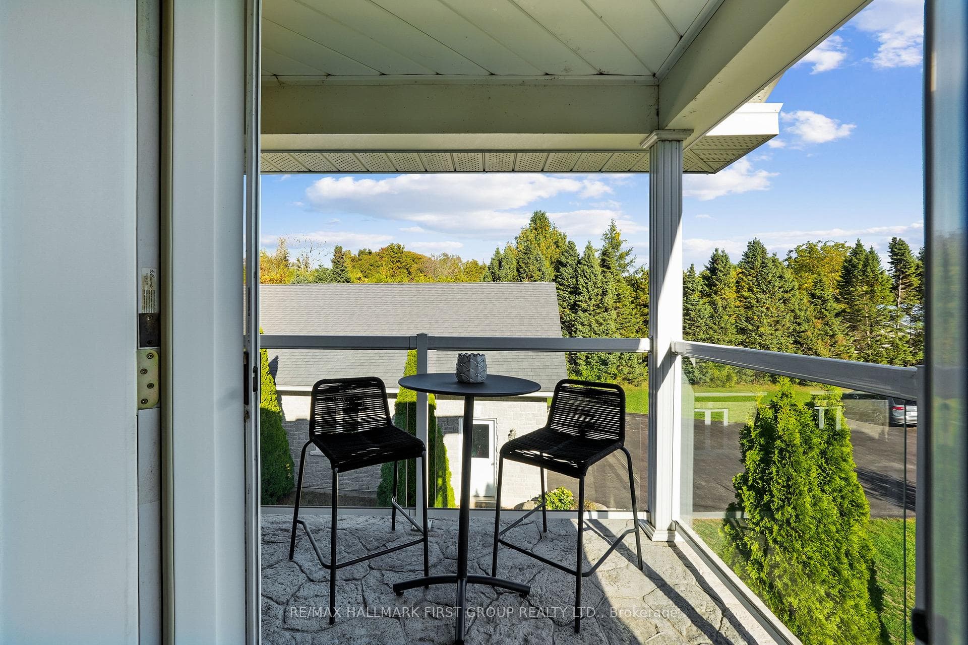 282 Lakeshore Road photo 33