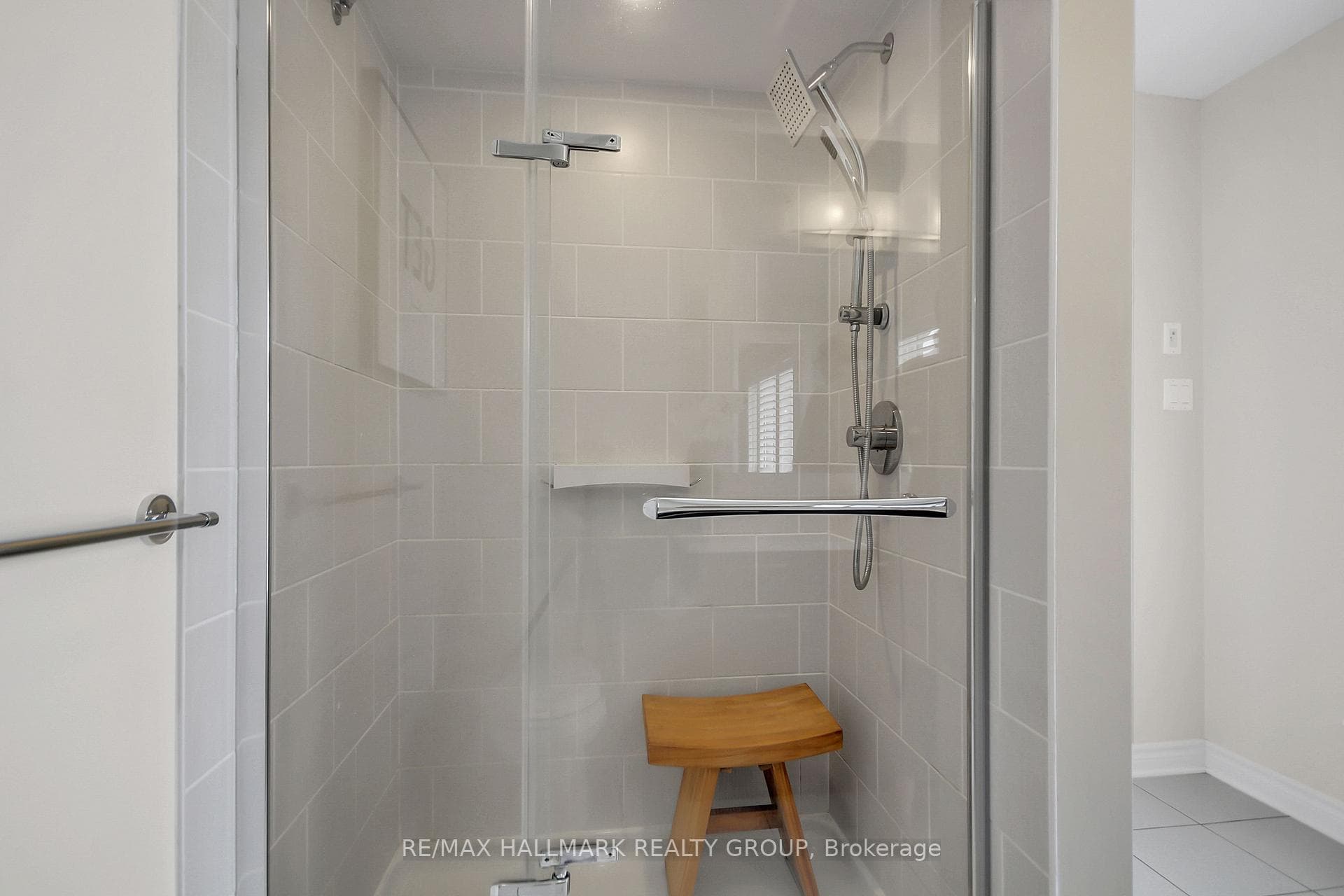 Oversize glass shower.