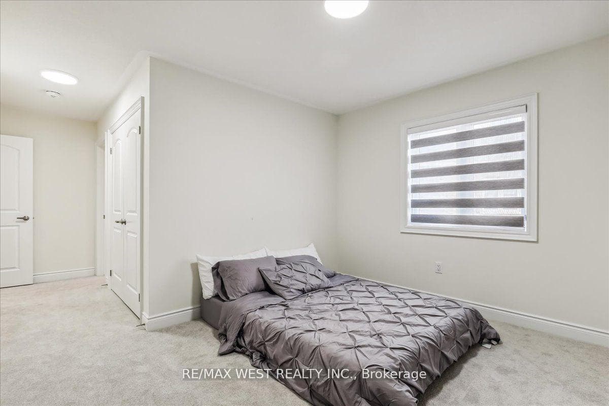 33 Morley Crescent photo 11