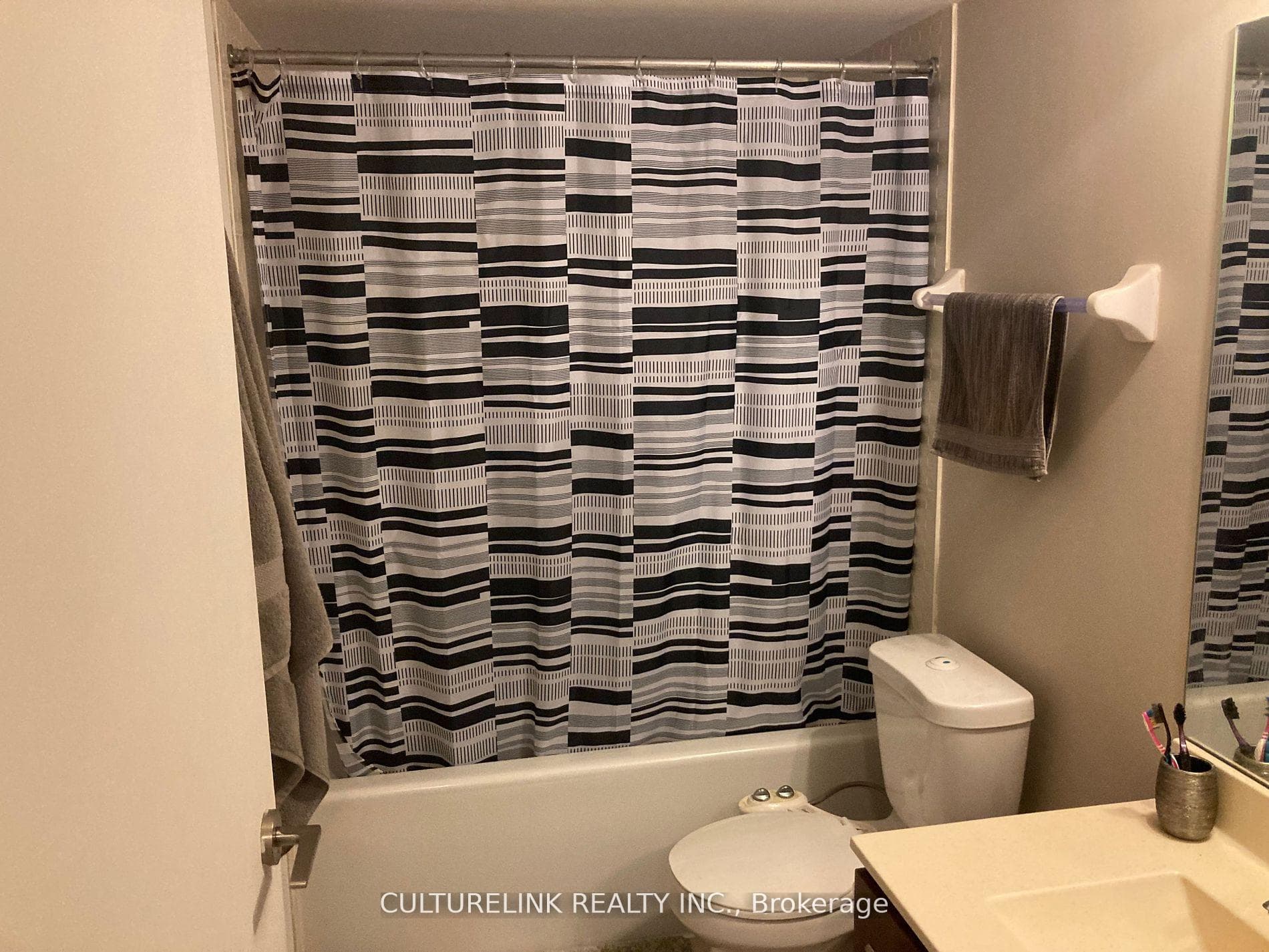 135 Village Green Square Unit 3815 photo 5