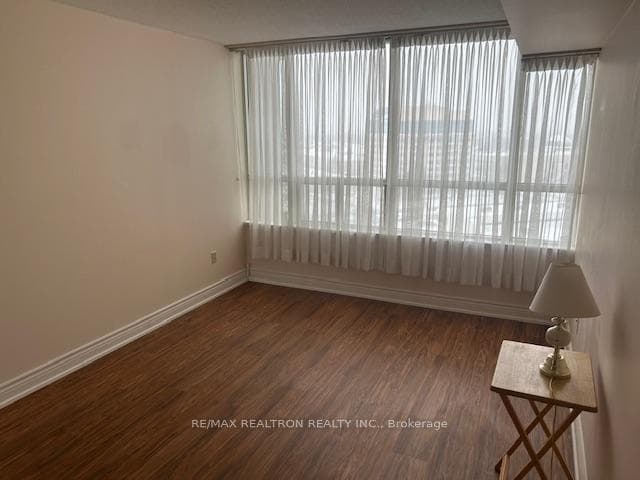 7 Townsgate Drive Unit 1014 photo 14