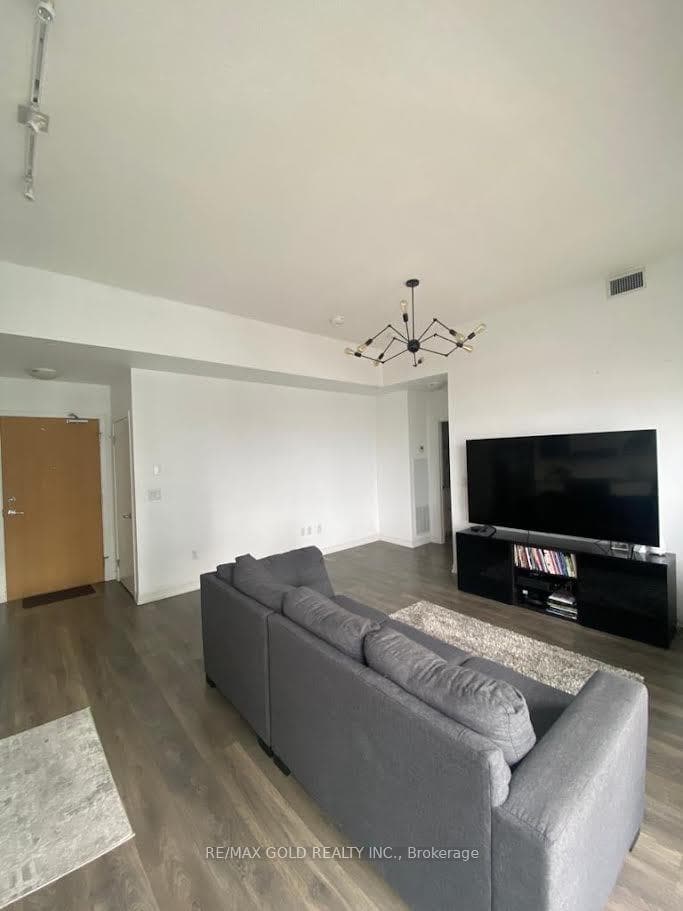 2520 Eglinton Avenue Unit 1404 photo 6