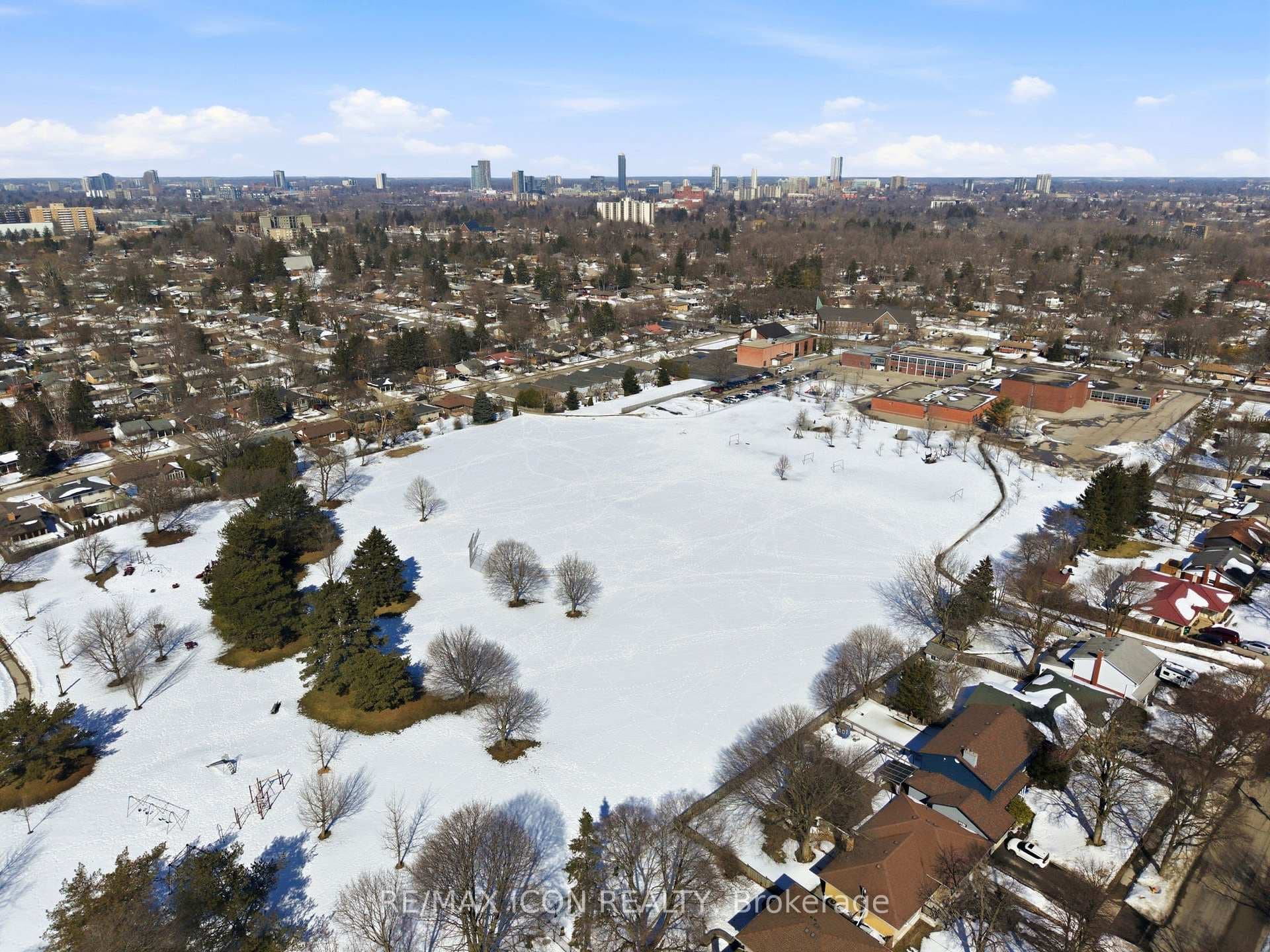 54 Duncairn Avenue photo 31
