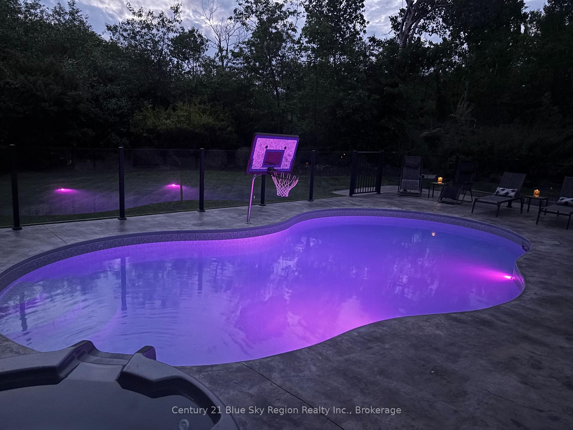 790 LAURENTIAN Avenue photo 43