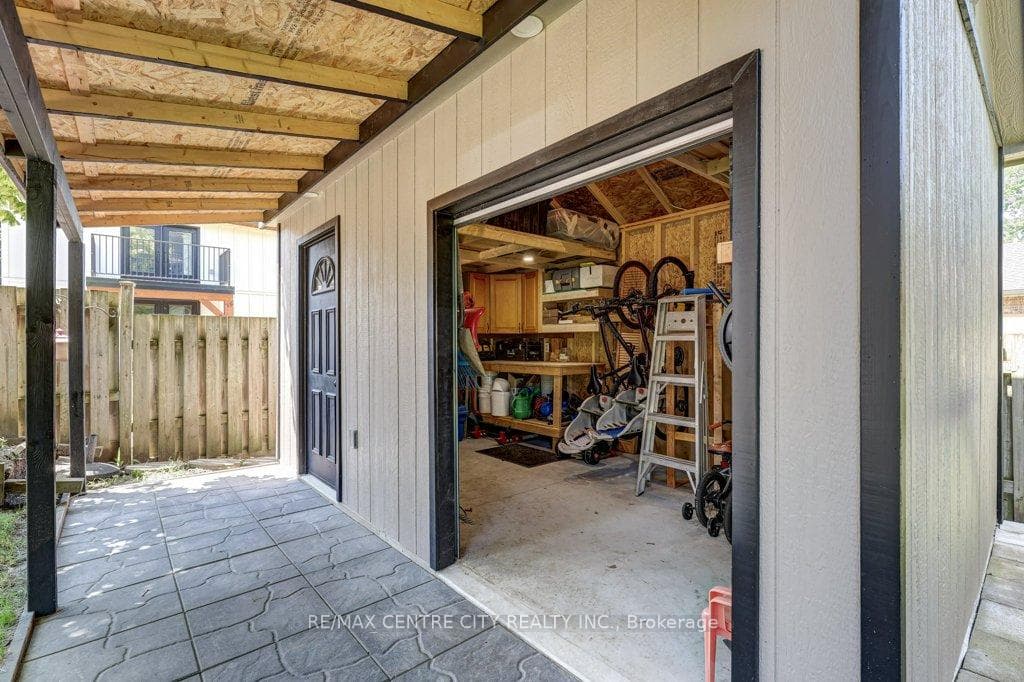 64 Moore Avenue photo 36