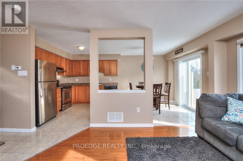595 Goldthread Street photo 10