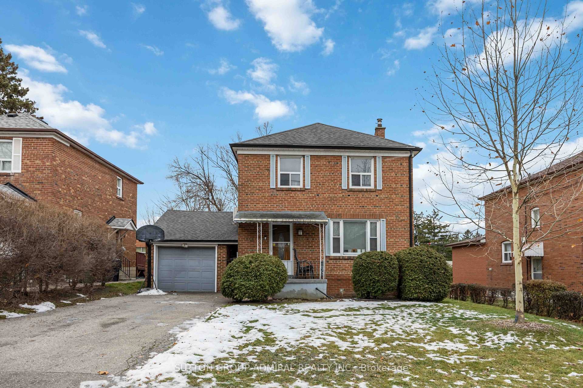 31 Dell Park Avenue photo 1