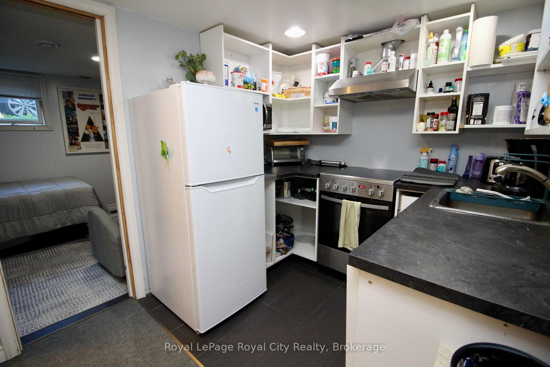 8 Rosewood Avenue photo 33