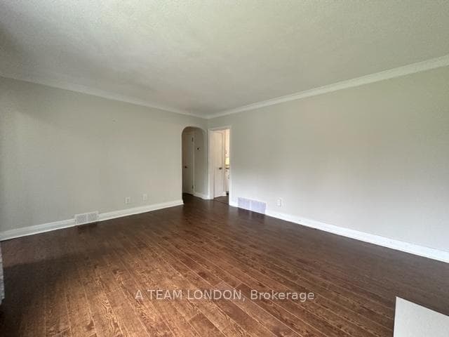 320 Brock Street photo 7