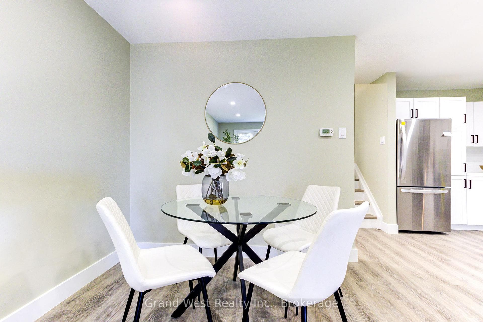 235 Sunset Boulevard photo 17