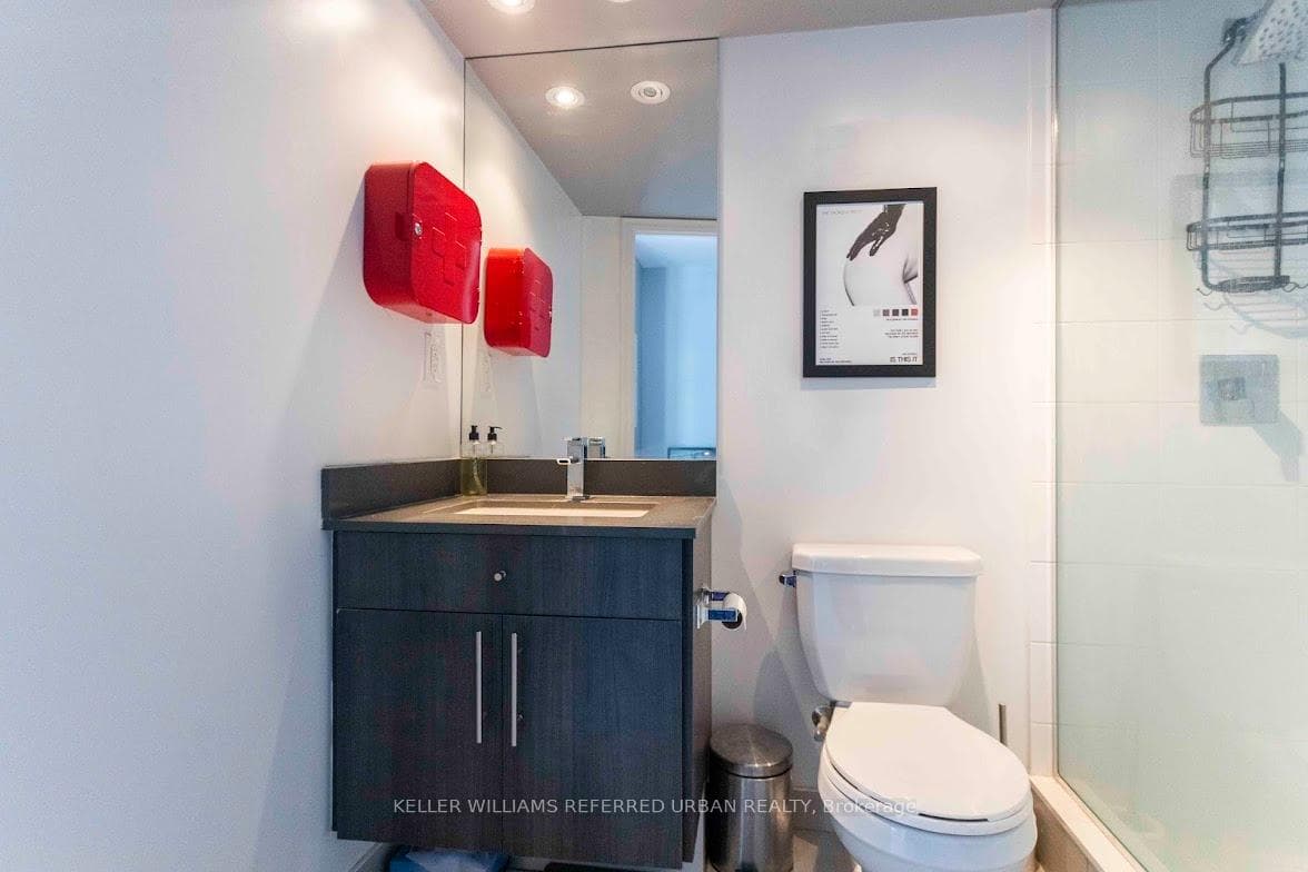 400 Adelaide Street Unit 1612 photo 17