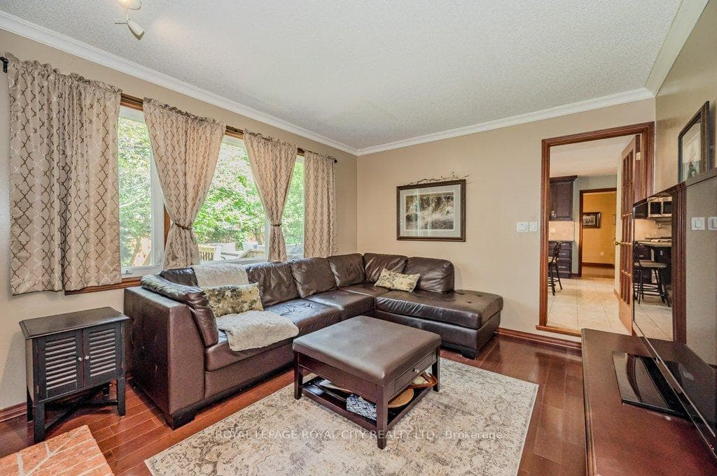 16 Lyle Place photo 14