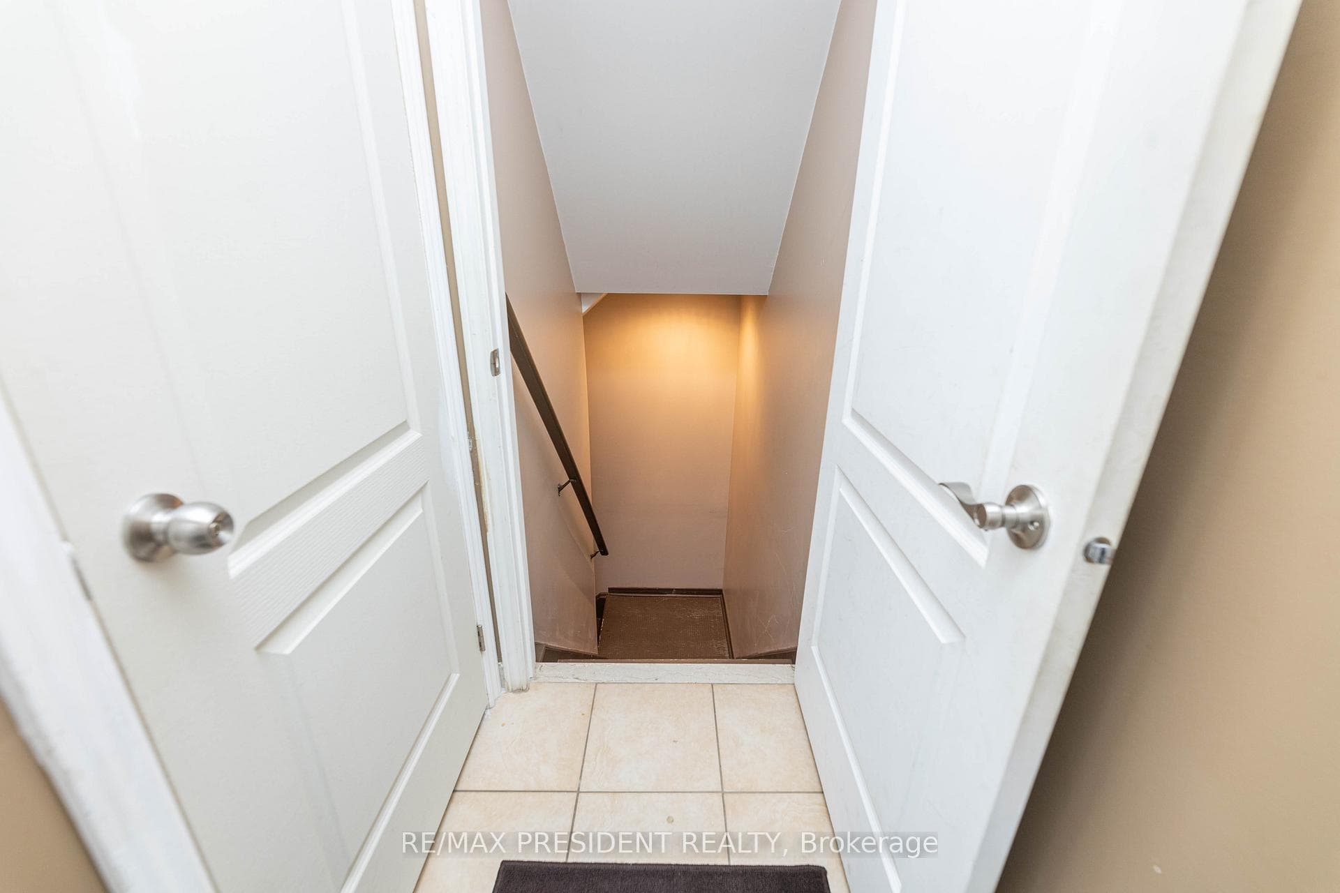 14 Passfield Trail photo 32