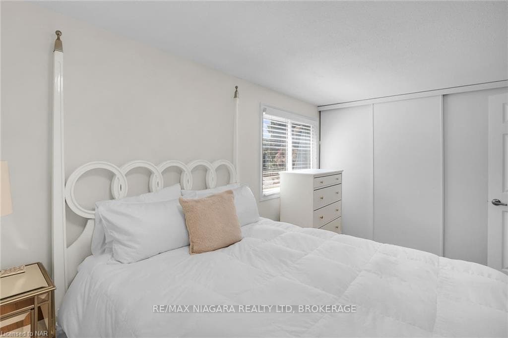 77 LINWELL Road Unit 40 photo 19
