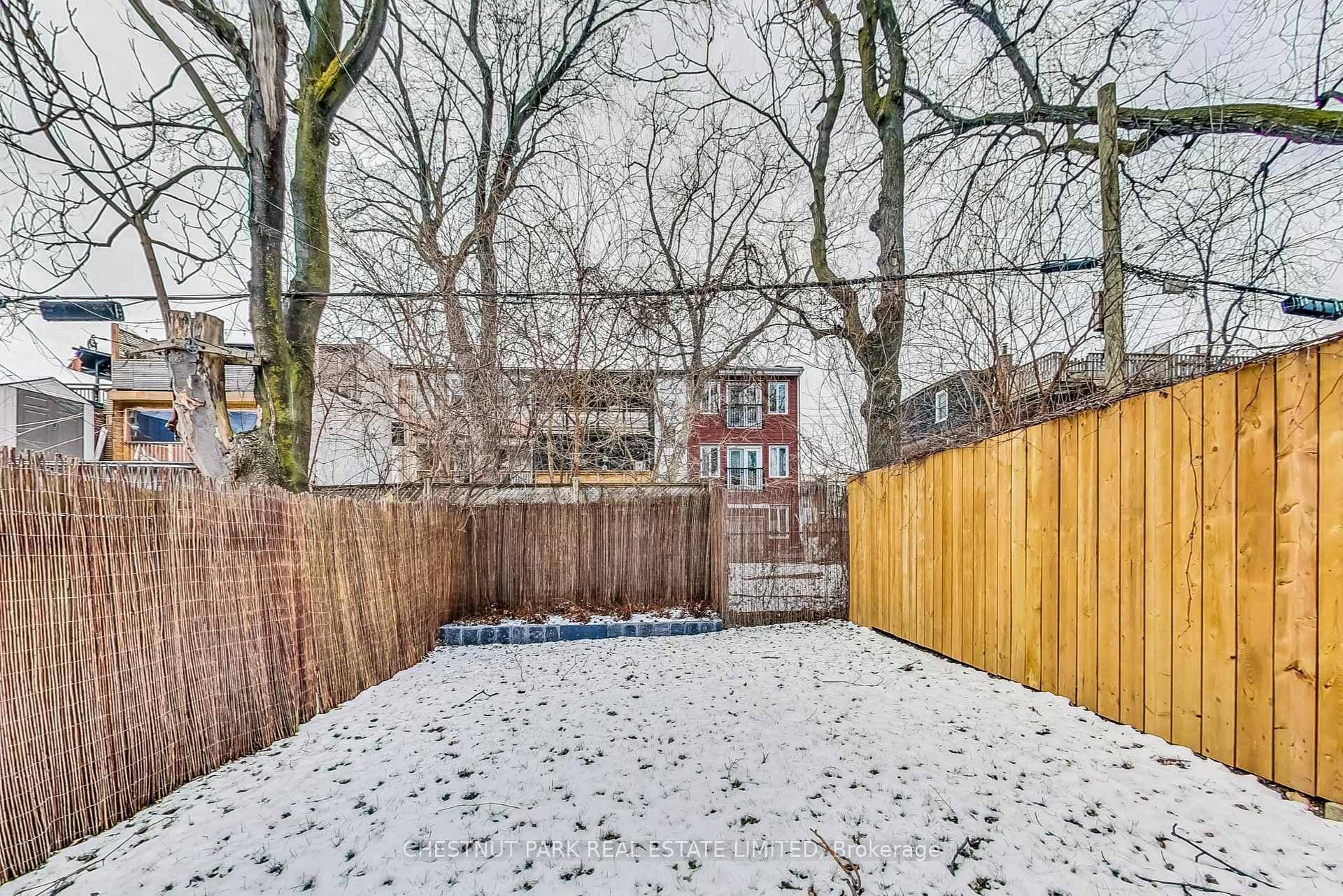 220 Albany Avenue photo 37
