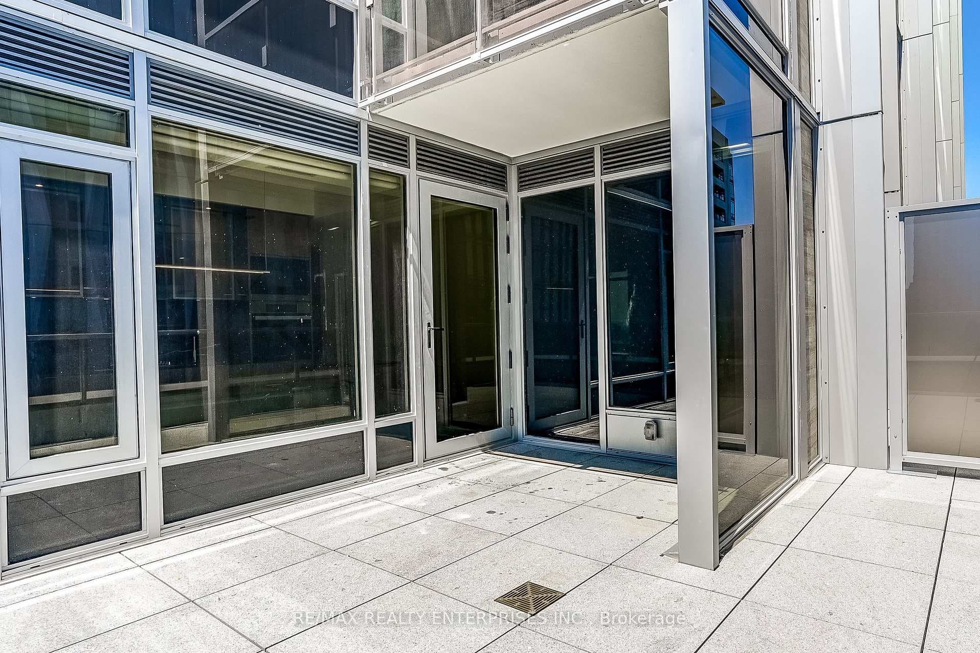 11 Yorkville Avenue Unit 2409 photo 7