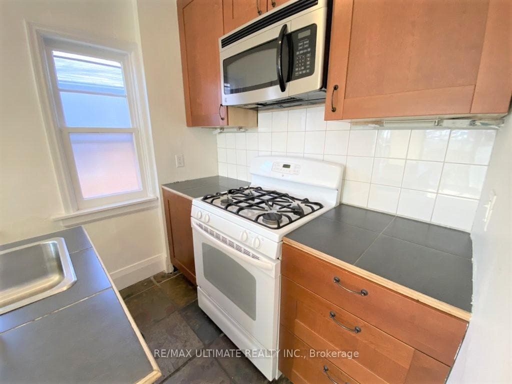 533 Kingston Road photo 49