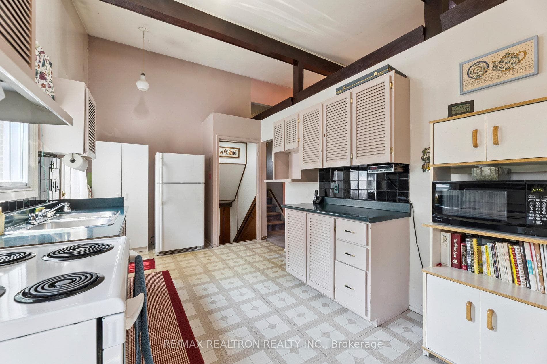726 Lublin Avenue photo 16