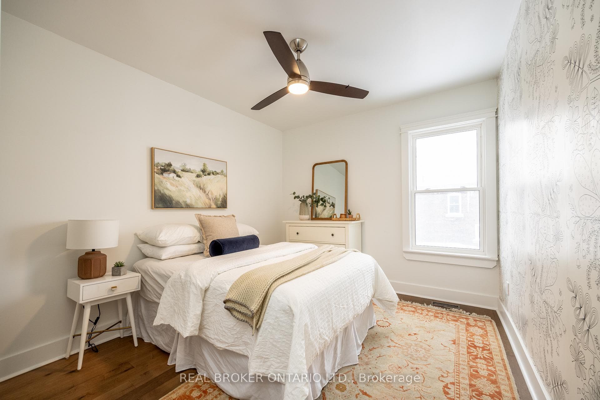 6 Vancouver Avenue photo 12