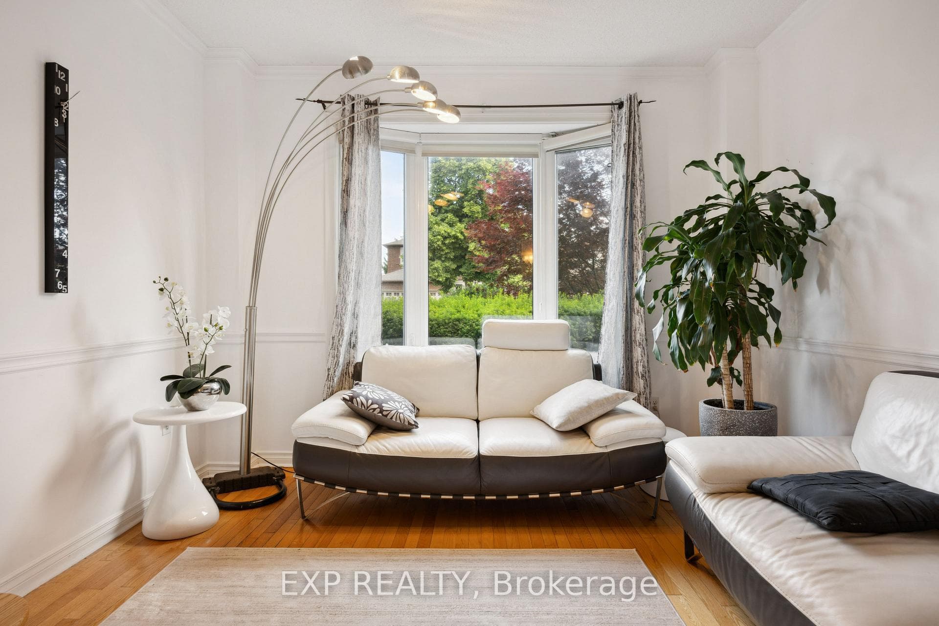 166 Lyndhurst Drive photo 5