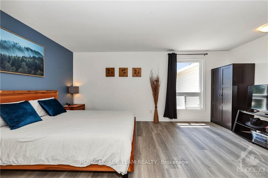 7 THISTLEDOWN Court photo 15