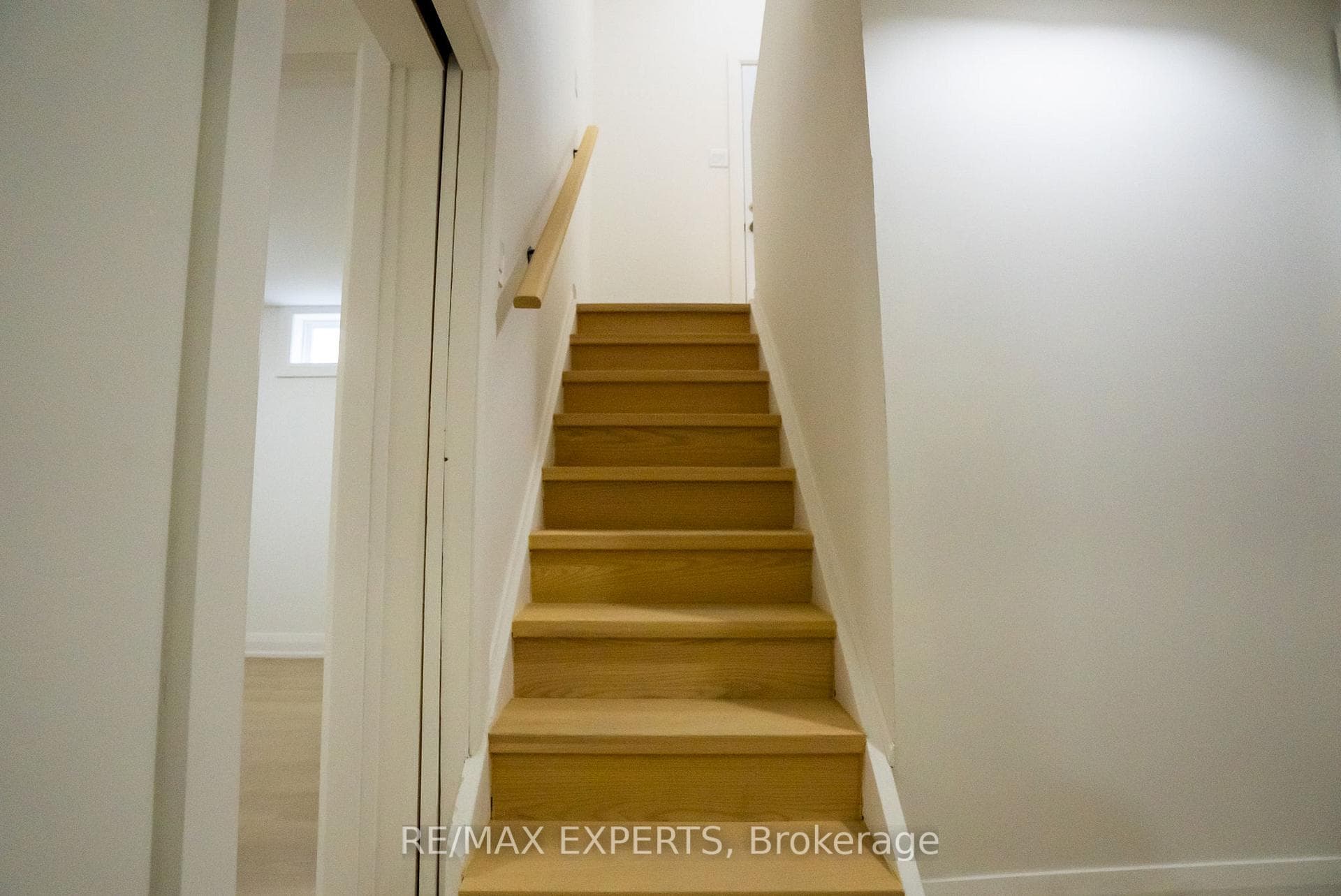 27 Fallingdale Crescent photo 20