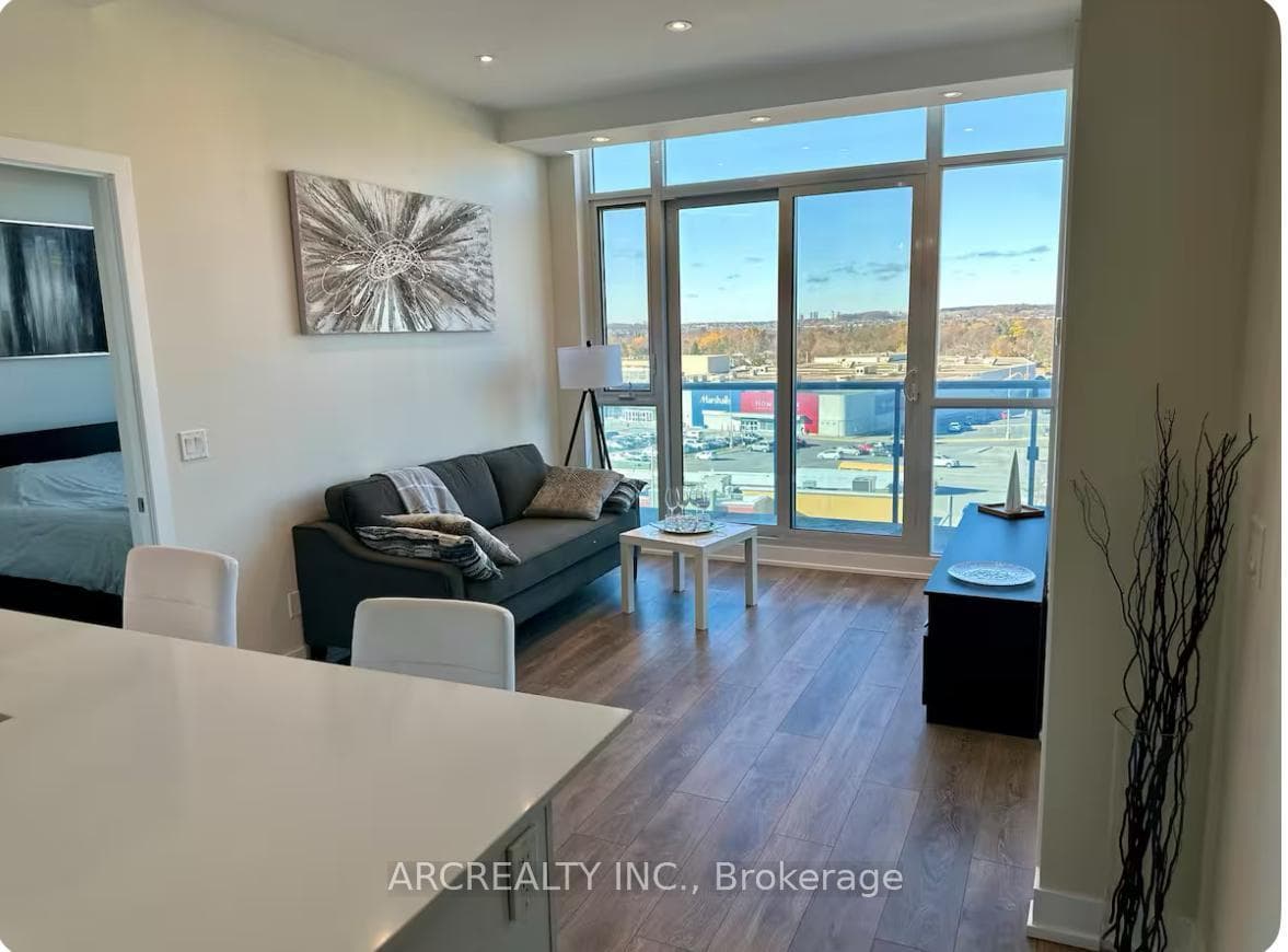 9471 Yonge Street Unit 740 photo 11