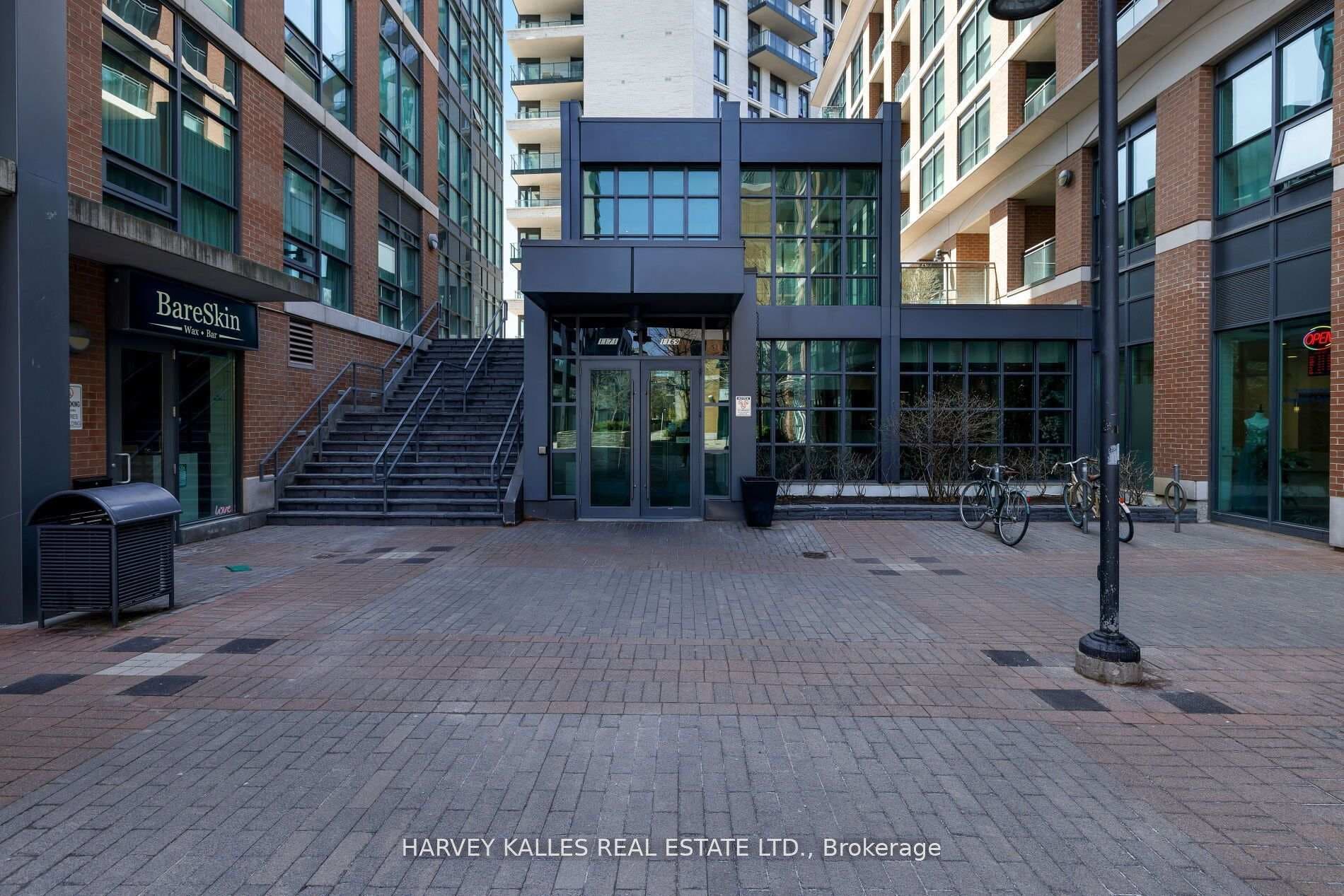 1171 Queen Street Unit 312 photo 4