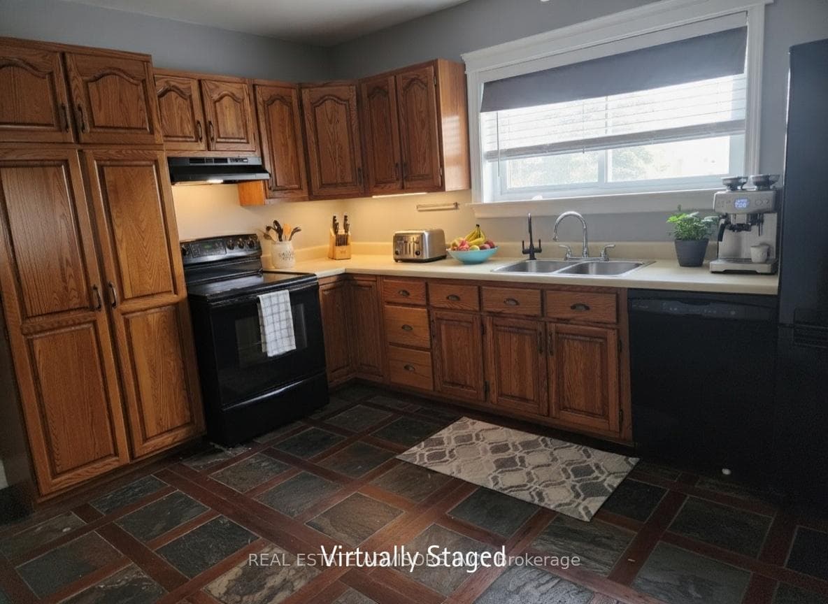 746 South Pelham Road photo 5