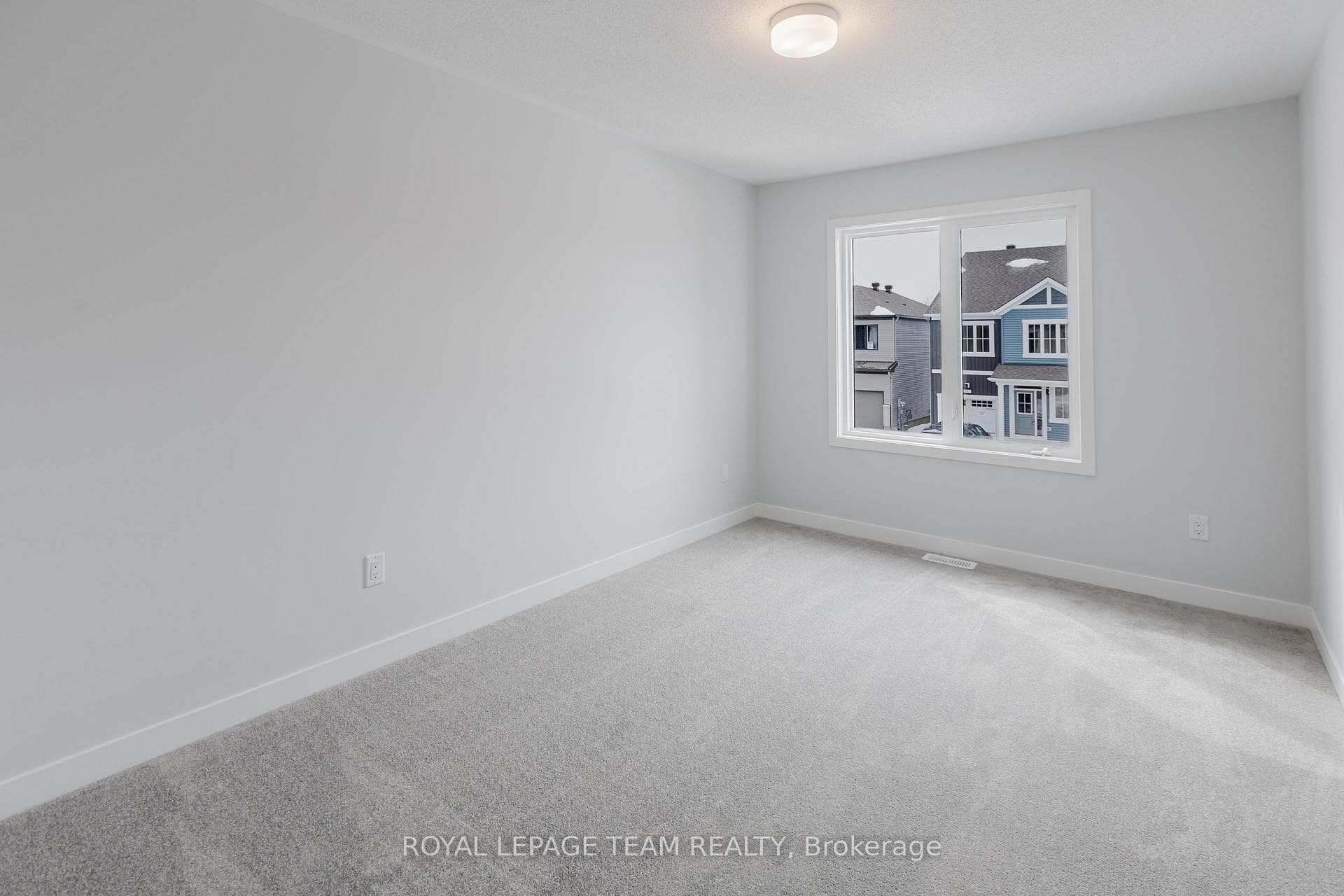 158 Robert Perry Street photo 16