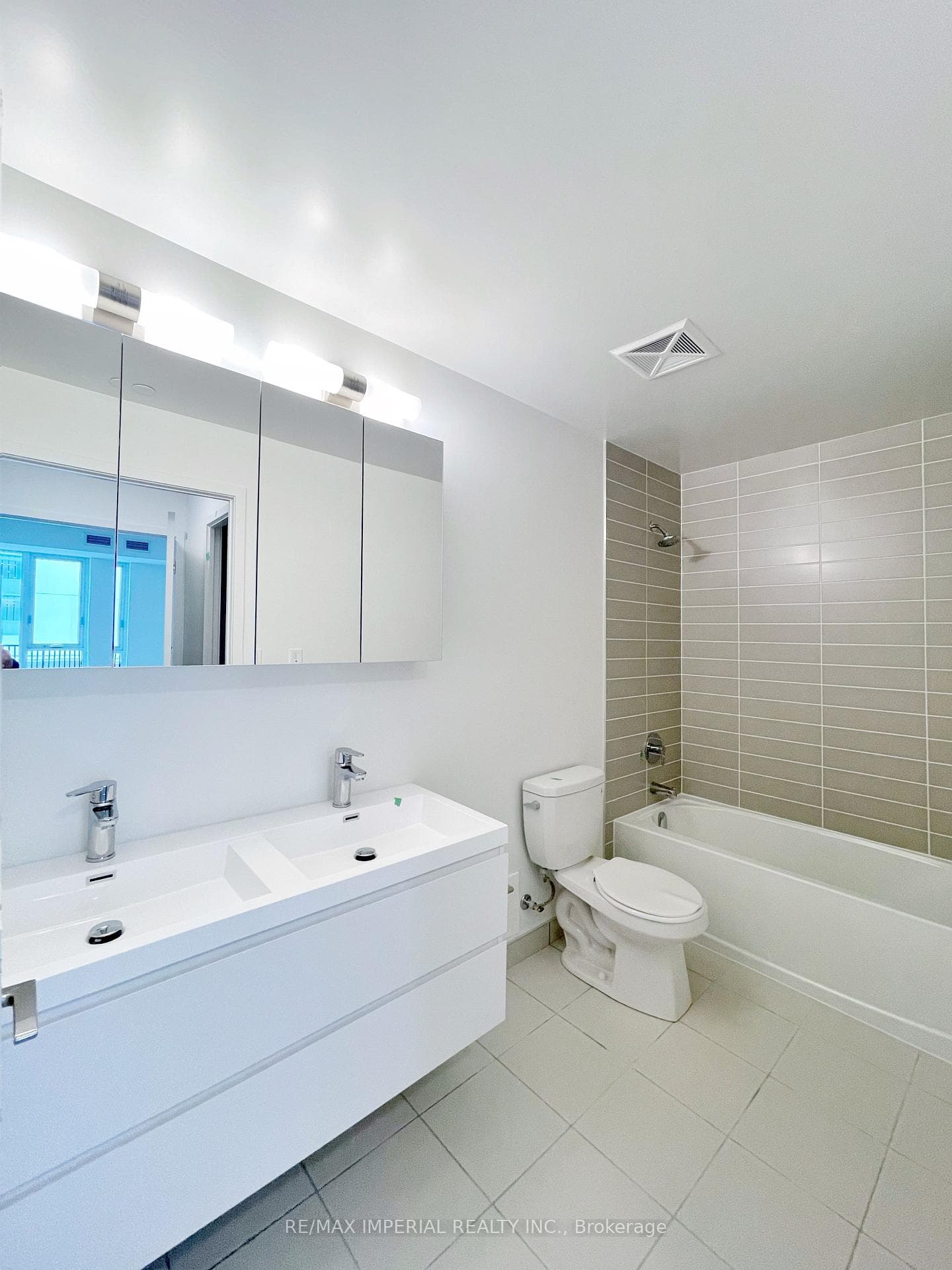 38 Simcoe Promenade Unit C317 photo 8