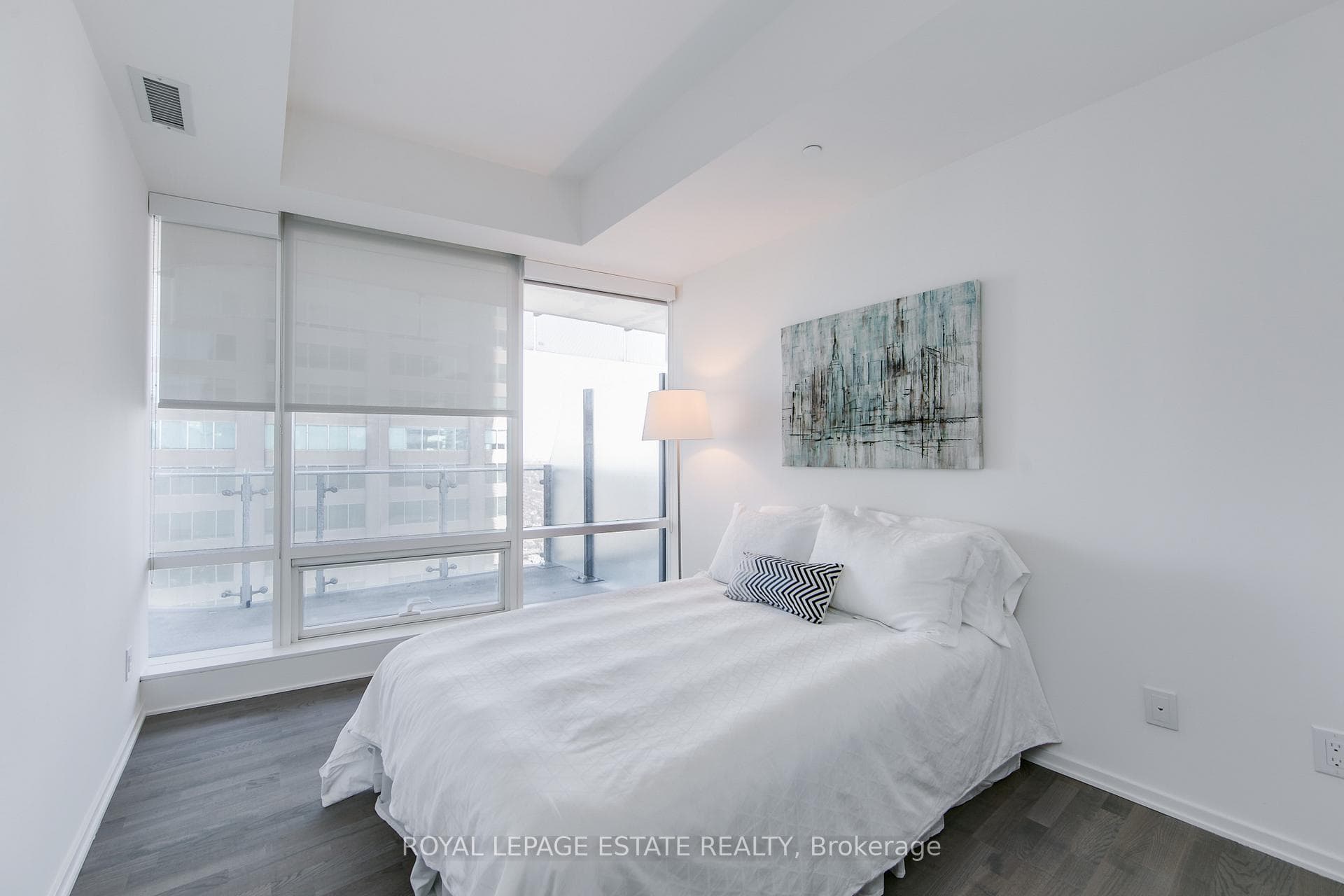 1 Bloor Street Unit 3010 photo 11