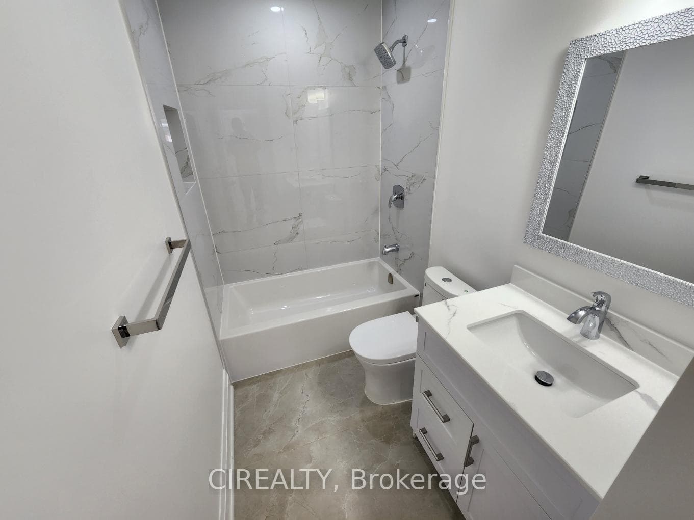 31 Bailey Crescent Unit Main photo 12