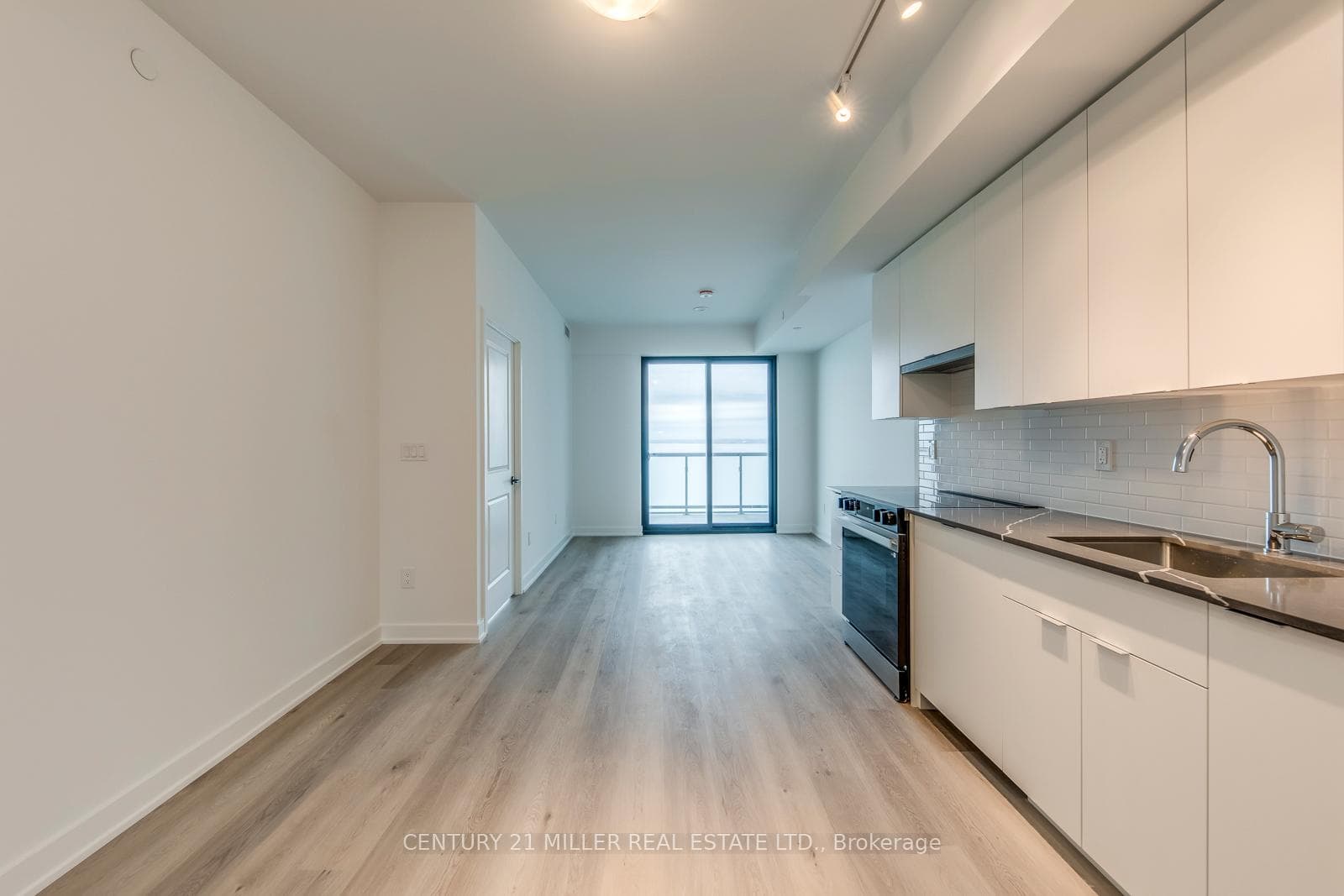 2075 Lakeshore Road Unit 1507 photo 11