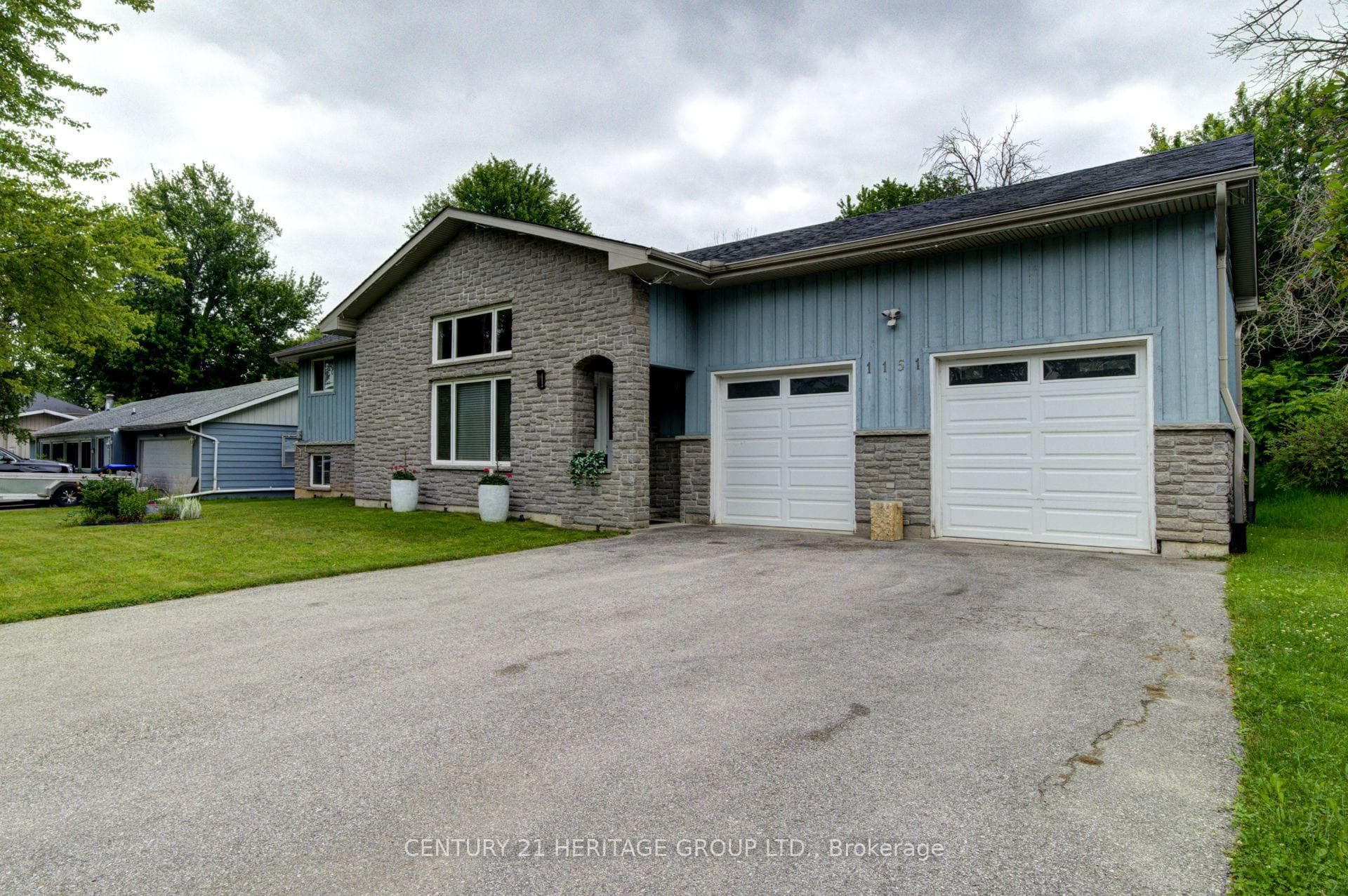 1151 Birch Road photo 2