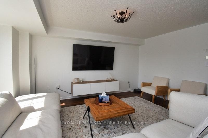 194 Kingston Road photo 10
