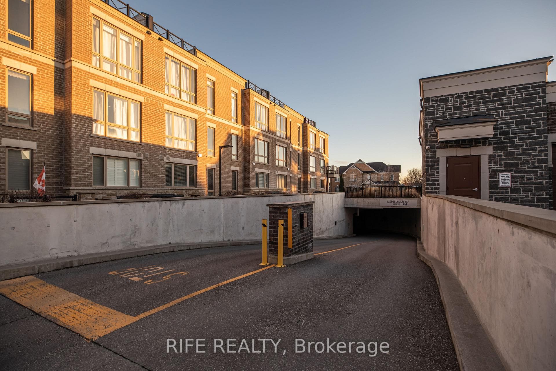50 Dunsheath Way Unit 604 photo 31