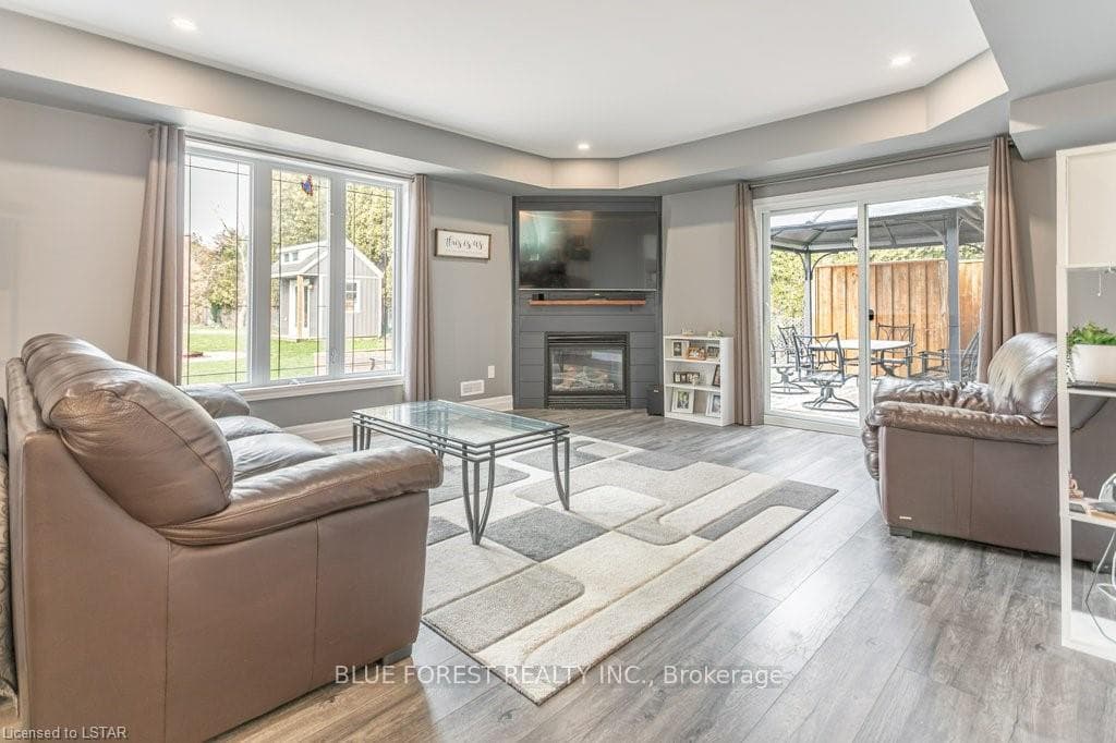 2943 ELGIN Road photo 13