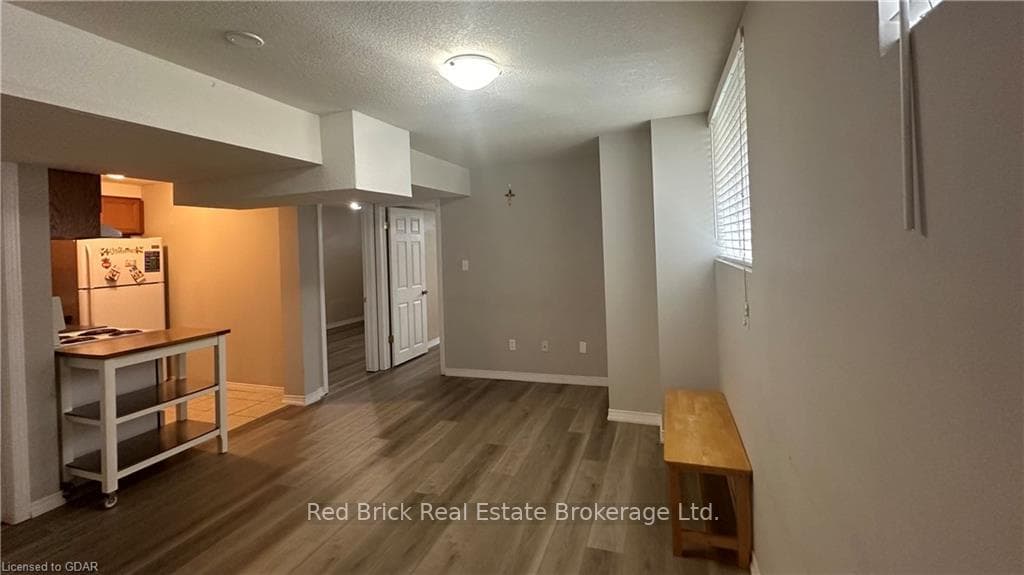 9 CURZON Crescent Unit B photo 2