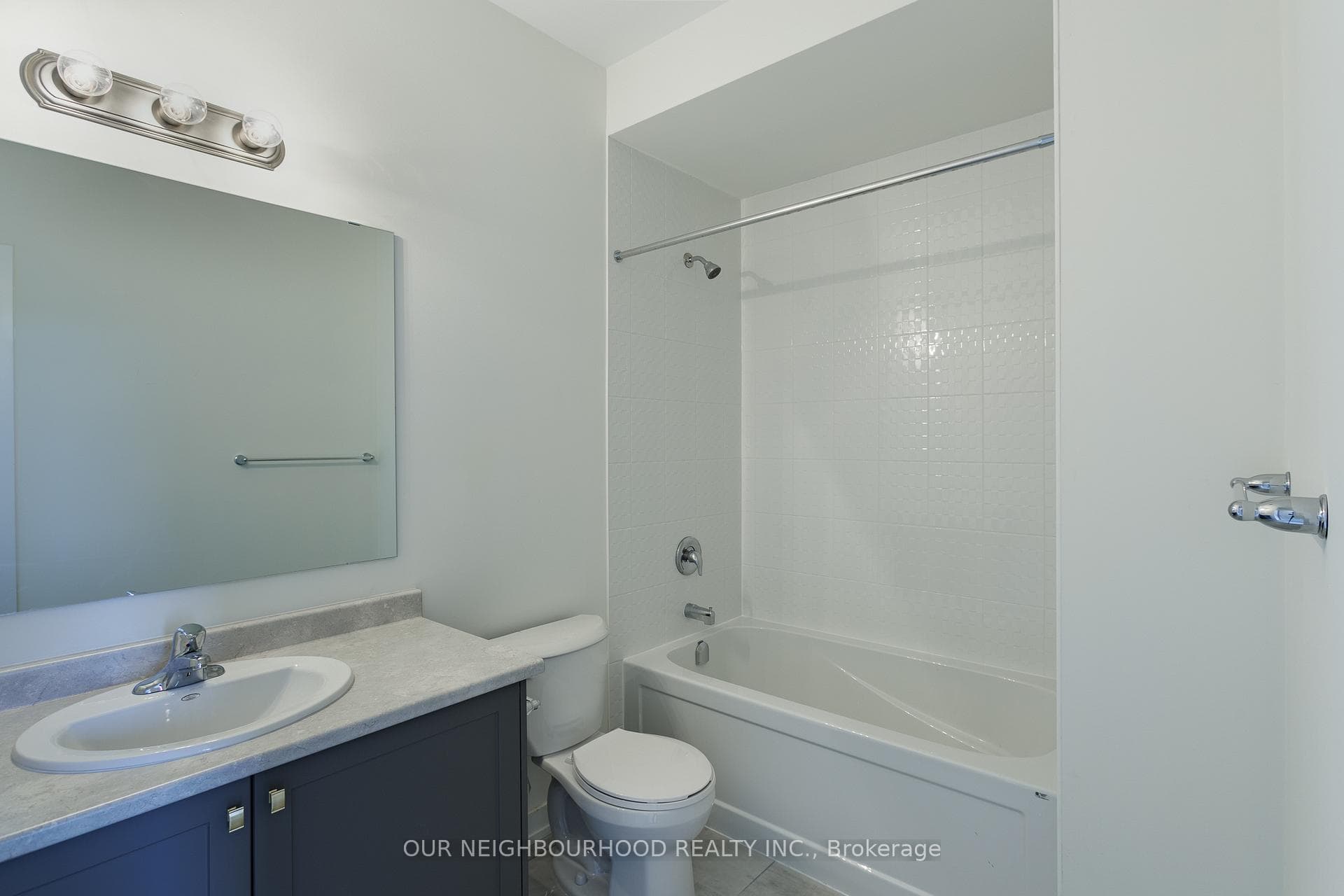 160 Densmore Road Unit 803 photo 9