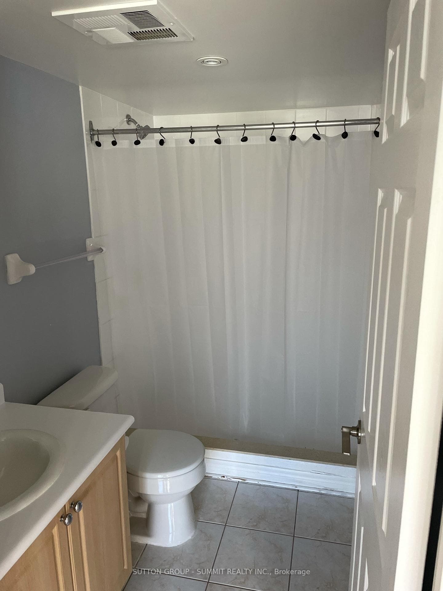 225 Wellesley Street Unit 805 photo 16