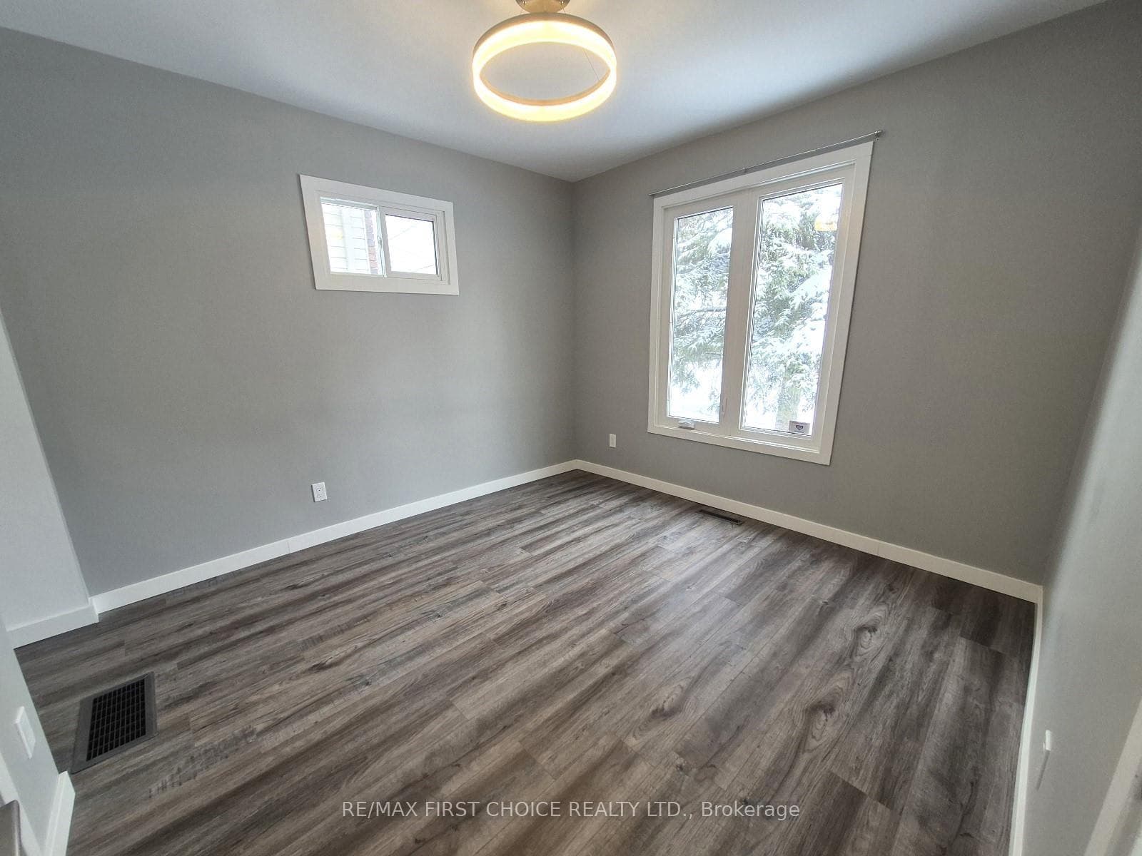 217 Angus Street photo 11