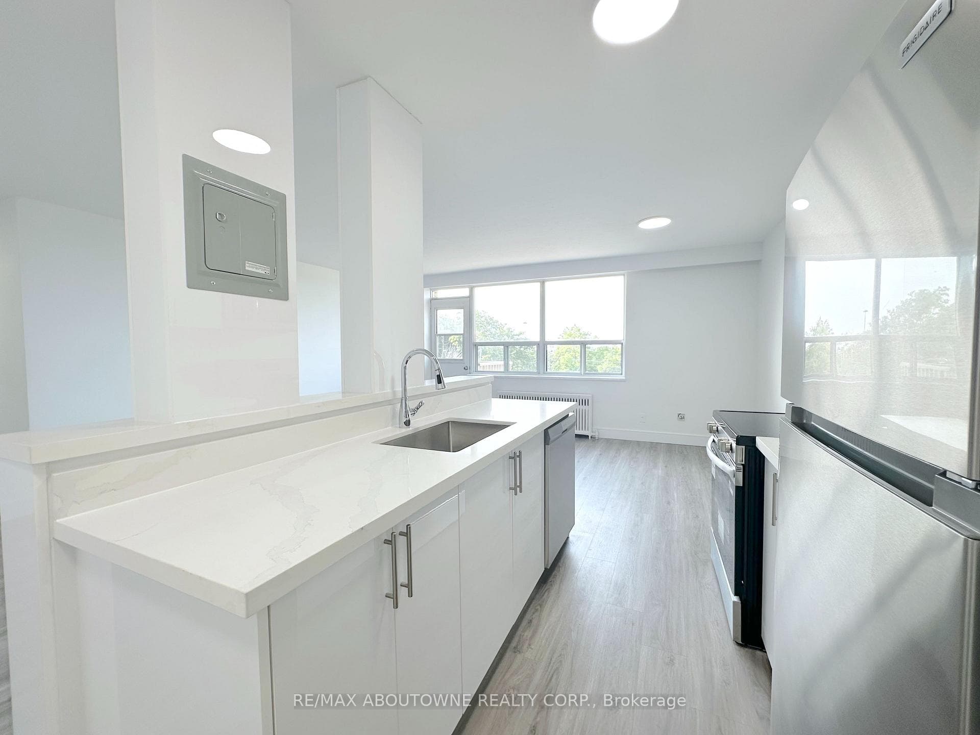 79 Jameson Avenue Unit 301 photo 2