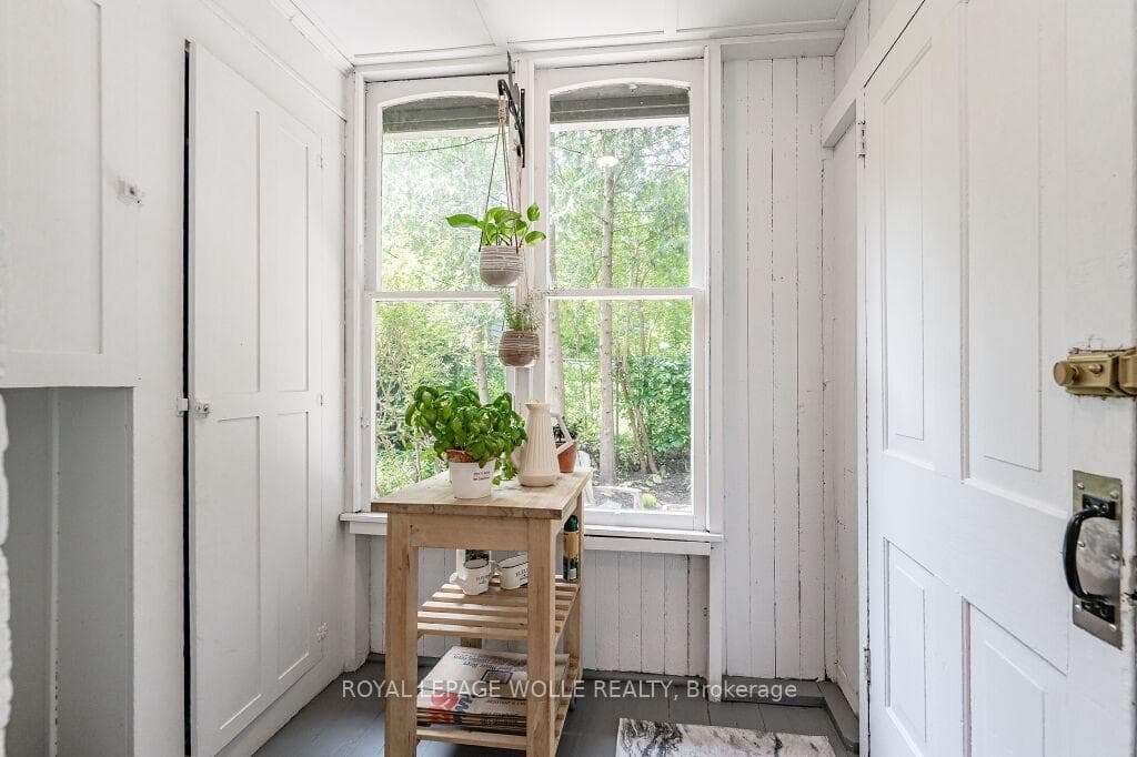 69 Ahrens Street photo 27