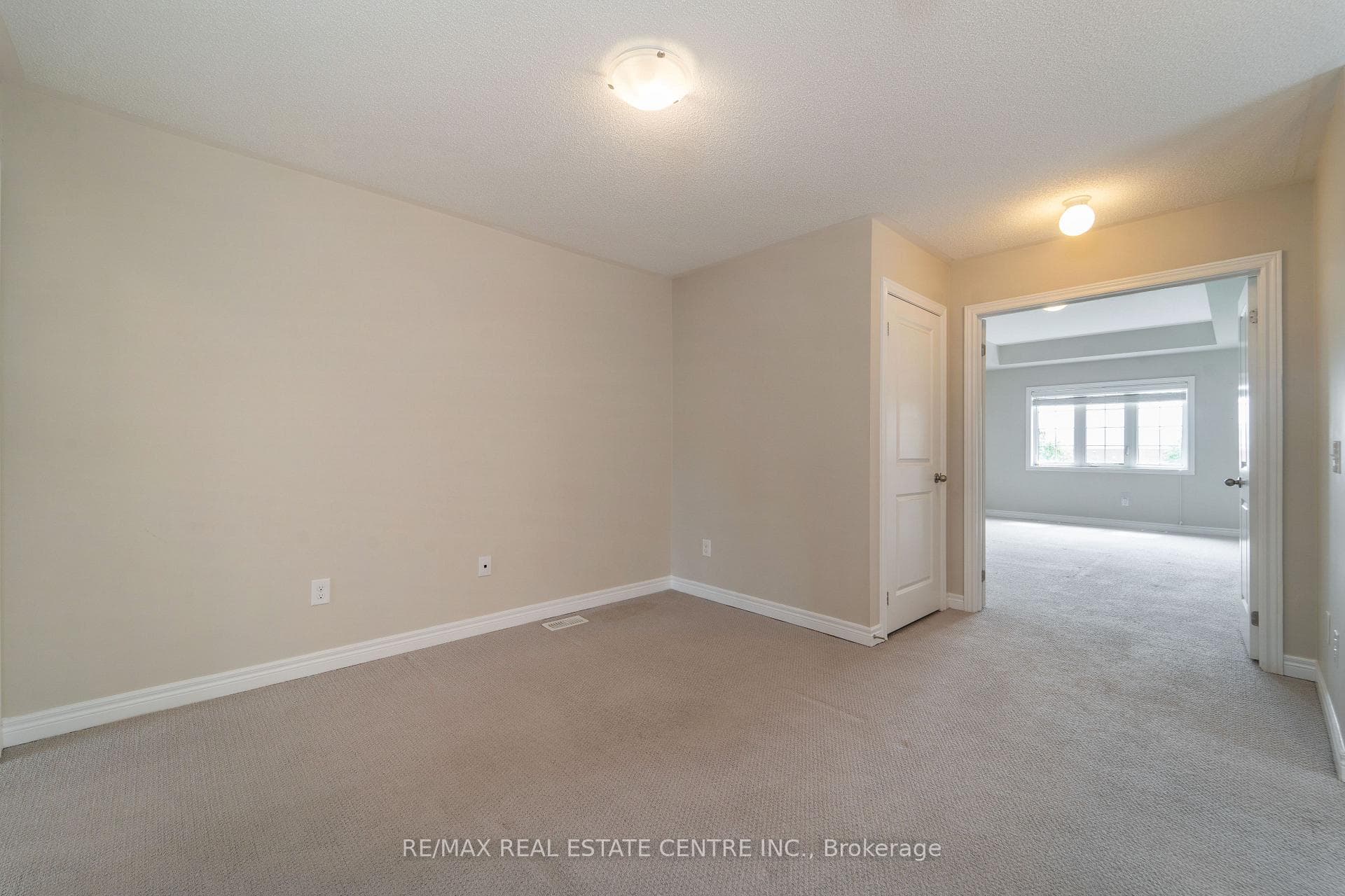92 Narbonne Crescent photo 21