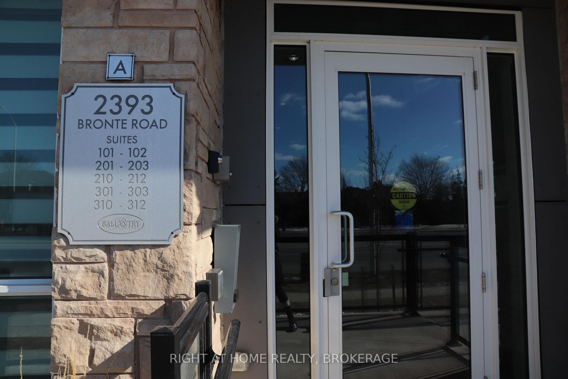2393 Bronte Road Unit 101 photo 4